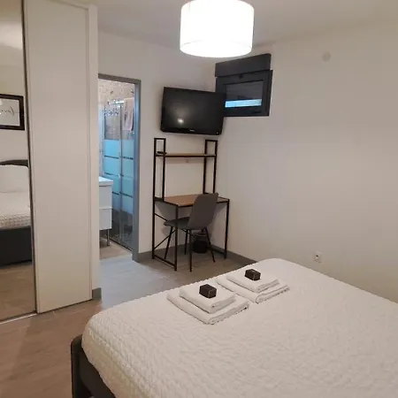 Hébergement de vacances Pacific Green-80M2-Clime-2 Big Suites-Parking Prive 2 Cars-Jardin-Confort *